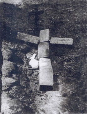 https://upload.wikimedia.org/wikipedia/commons/9/99/Franaszek_factory_ashes_of_Wola_massacre_victims_01.jpg