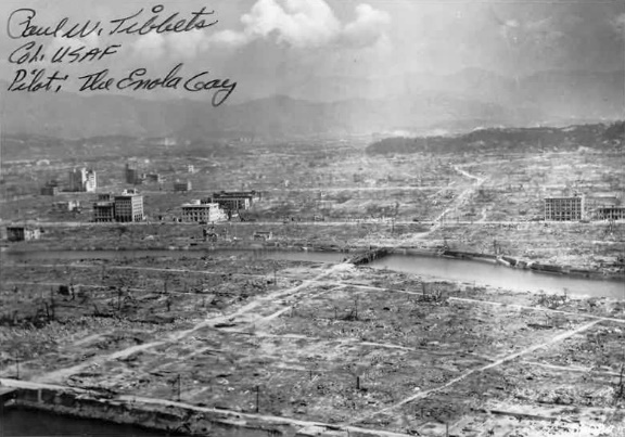 https://upload.wikimedia.org/wikipedia/commons/a/a0/Hiroshima_aftermath.jpg