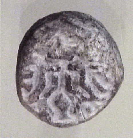 https://upload.wikimedia.org/wikipedia/commons/b/b6/Stamp_seal_with_Master_of_Animals_motif%2C_Tello%2C_ancient_Girsu%2C_End_of_Ubaid_period%2C_Louvre_Museum_AO14165_%28detail%29.jpg