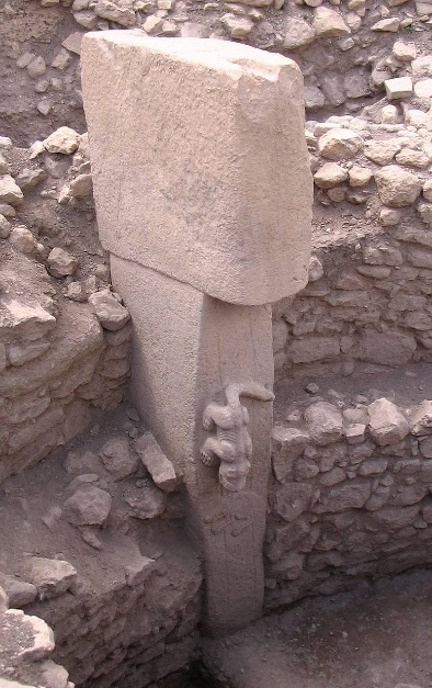 https://upload.wikimedia.org/wikipedia/commons/thumb/e/e5/GobeklitepeHeykel.jpg/800px-GobeklitepeHeykel.jpg