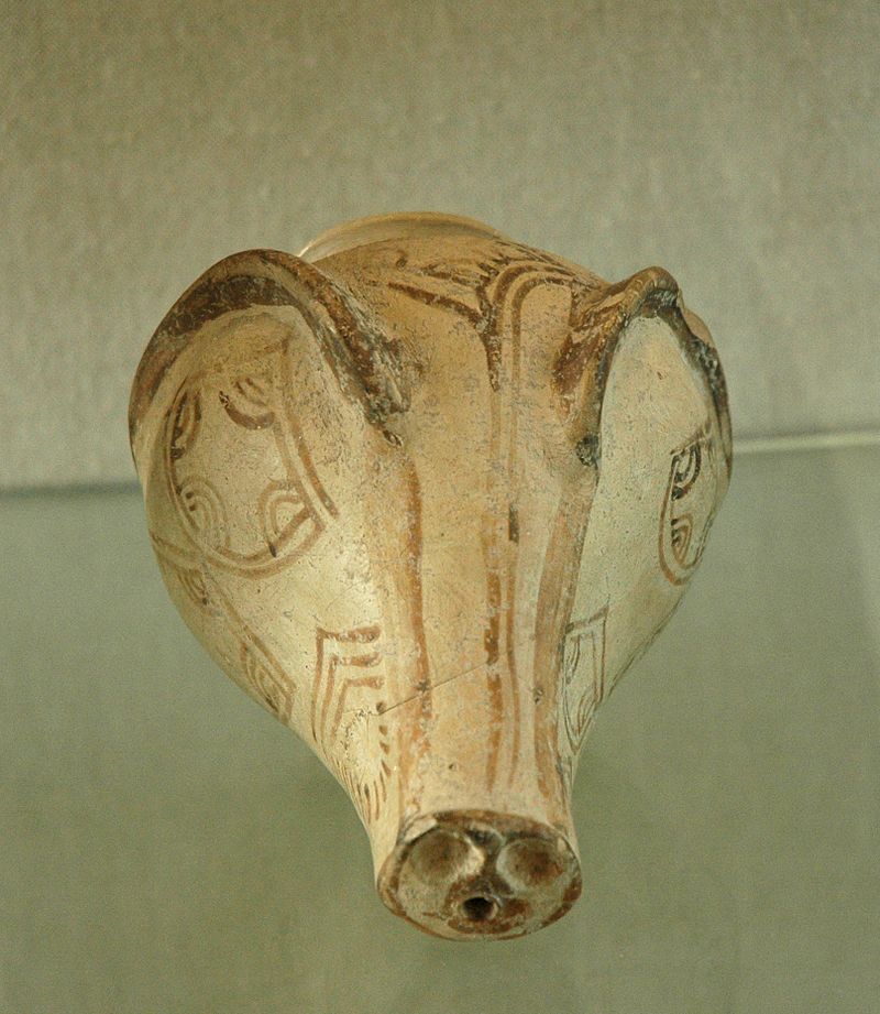 https://upload.wikimedia.org/wikipedia/commons/thumb/0/04/Boar_rhyton_Louvre_AO18521.jpg/800px-Boar_rhyton_Louvre_AO18521.jpg