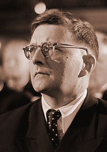 https://upload.wikimedia.org/wikipedia/commons/thumb/a/ab/Dmitri_Shostakovich_credit_Deutsche_Fotothek_adjusted.jpg/220px-Dmitri_Shostakovich_credit_Deutsche_Fotothek_adjusted.jpg