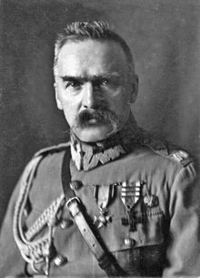 https://upload.wikimedia.org/wikipedia/commons/thumb/3/3b/Jozef_Pilsudski1.jpg/220px-Jozef_Pilsudski1.jpg