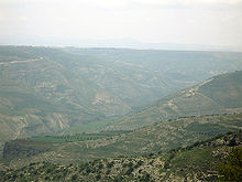 https://upload.wikimedia.org/wikipedia/commons/thumb/4/4b/Battlefield_of_yarmouk-mohammad_adil.jpg/220px-Battlefield_of_yarmouk-mohammad_adil.jpg