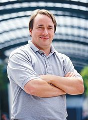 https://upload.wikimedia.org/wikipedia/commons/thumb/6/69/Linus_Torvalds.jpeg/175px-Linus_Torvalds.jpeg