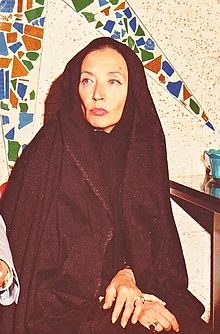 https://upload.wikimedia.org/wikipedia/commons/thumb/7/73/Oriana_Fallaci_in_Tehran_1979.jpg/220px-Oriana_Fallaci_in_Tehran_1979.jpg