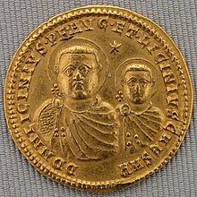 https://upload.wikimedia.org/wikipedia/commons/thumb/6/67/Licinius_gold_multiple_CdM_Beistegui_232.jpg/220px-Licinius_gold_multiple_CdM_Beistegui_232.jpg