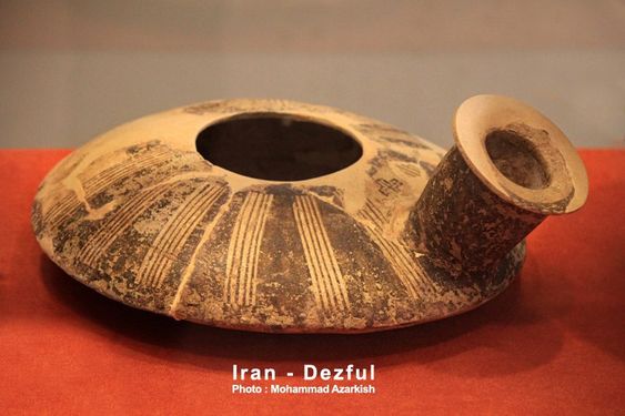 Iran -Le colline di Chogha Mish situate nella di Dezful ,regione Khuzestan, hanno piÃ¹ di 8000 anni di tesori di epoche diverse.