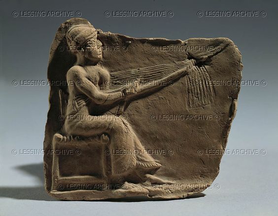 MESOPOTAMIA TERRACOTTA 2ND-1ST MILL.BCE A harpist. From Eshnunna, Tell Asmar near Baghdad, Iraq. Period of the Amorite dynasties, 2000-1595 BCE Moulded terracotta, 7,3 x 8,5 cm AO 12454 Louvre, Departement des Antiquites Orientales, Paris, France