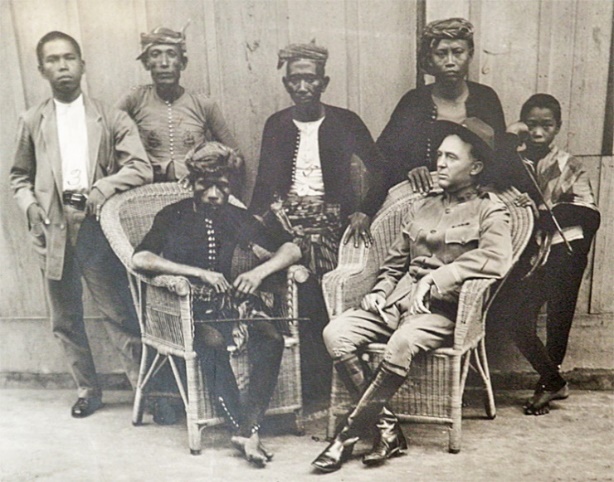 G:\pix\projects\west\sorted\1896 sultanate of mindanao Datu_Amil_with_Captain_W.O._Reed.jpg