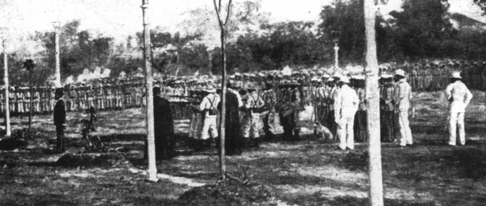 https://upload.wikimedia.org/wikipedia/commons/3/3b/Rizal_execution.jpg