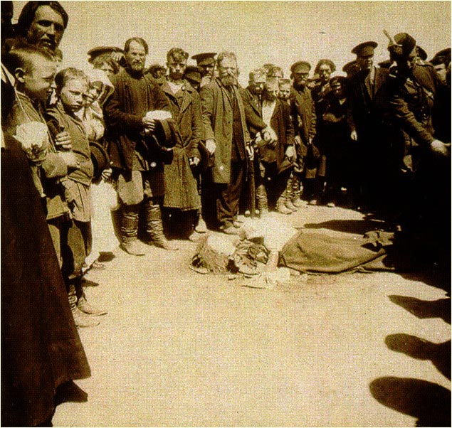 https://upload.wikimedia.org/wikipedia/commons/e/e2/Khodynka_stampede_victims.jpg