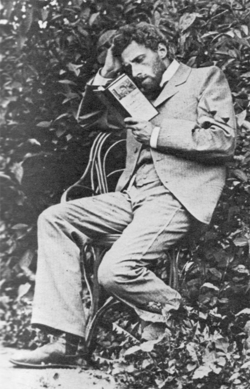 https://upload.wikimedia.org/wikipedia/commons/thumb/5/54/Meyerhold_reads_Chekhov%27s_The_Seagull_in_1898.jpg/800px-Meyerhold_reads_Chekhov%27s_The_Seagull_in_1898.jpg