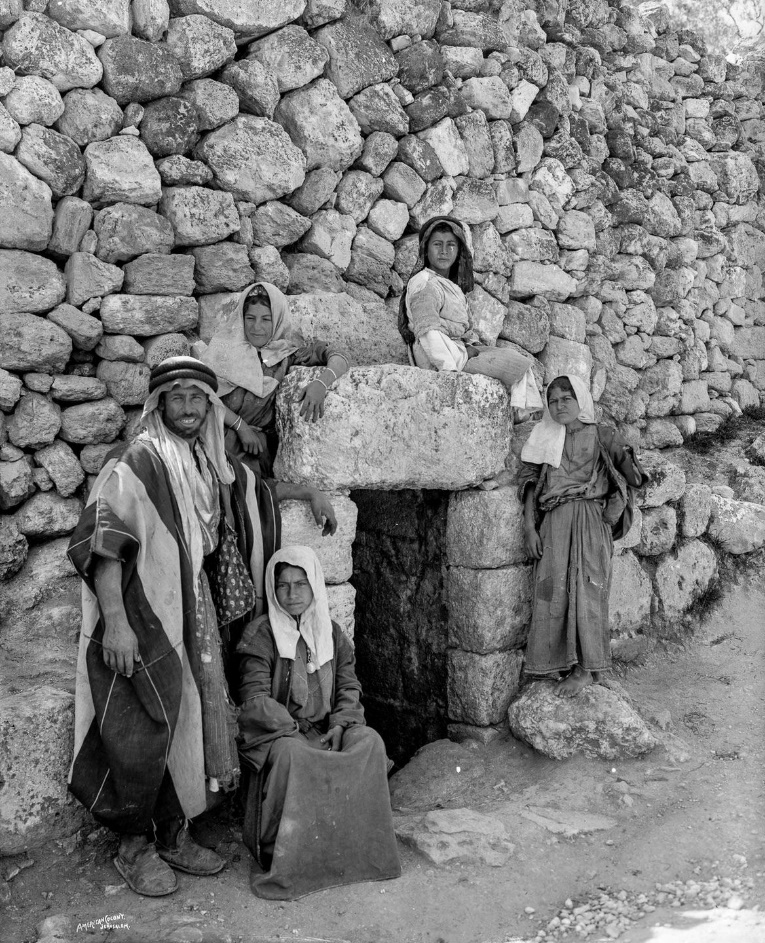 G:\pix\1898 لبلبببب American Colony Photo Department, (later the Matson Photo Service), took these pictures of Bedouins in Egypt, the Sinai, Palestine and Jerusalem.jpg