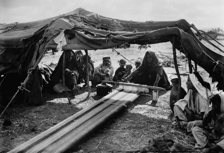 G:\pix\1898 بلب American Colony Photo Department, (later the Matson Photo Service), took these pictures of Bedouins in Egypt, the Sinai, Palestine and Jerusalem.jpg