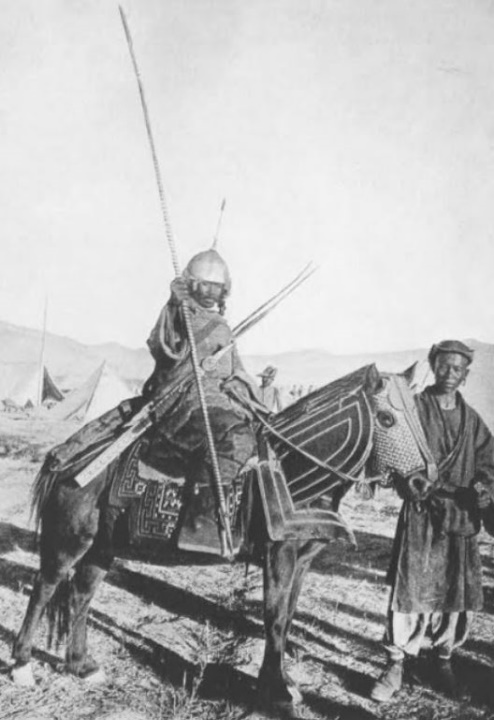 https://upload.wikimedia.org/wikipedia/commons/b/b4/Tibetan_horseman.jpg