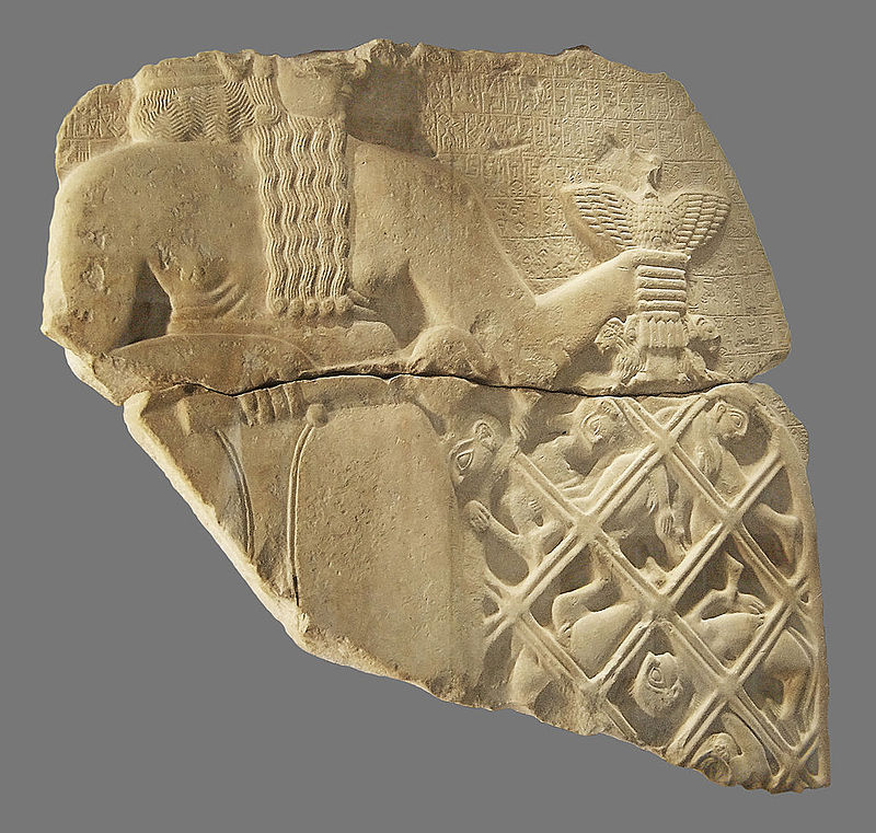 https://upload.wikimedia.org/wikipedia/commons/thumb/a/a0/Stele_of_Vultures_detail_01_reverse.jpg/800px-Stele_of_Vultures_detail_01_reverse.jpg